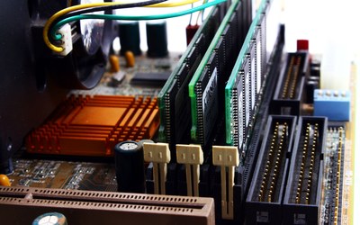 Micron 64GB DDR5-4800 RDIMM